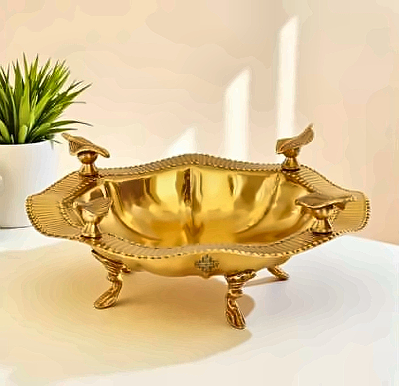 Ruffled Centrepiece Bowl
